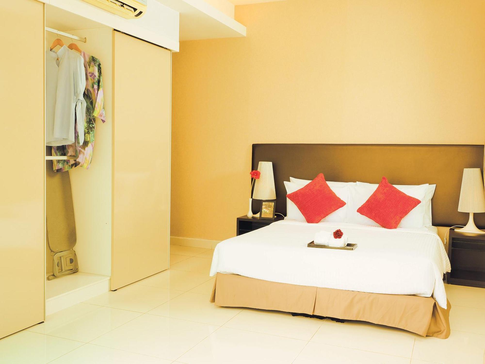 Damas & Residences