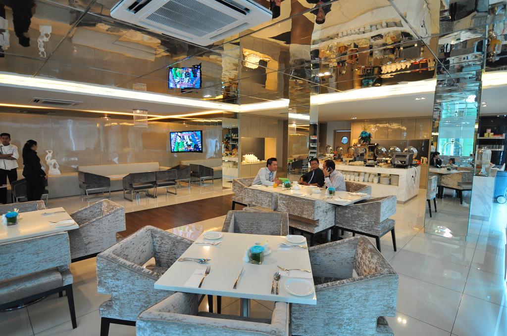 Aparthotel Damas & Residences