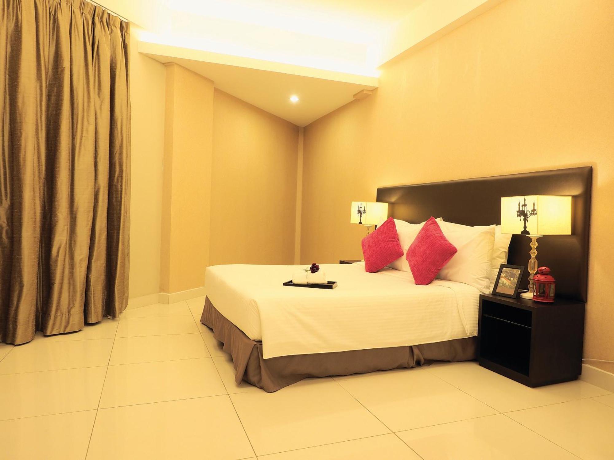 Damas & Residences Aparthotel 4*
